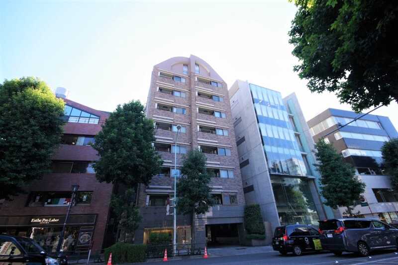 ファミールグラン神宮外苑前　外観1